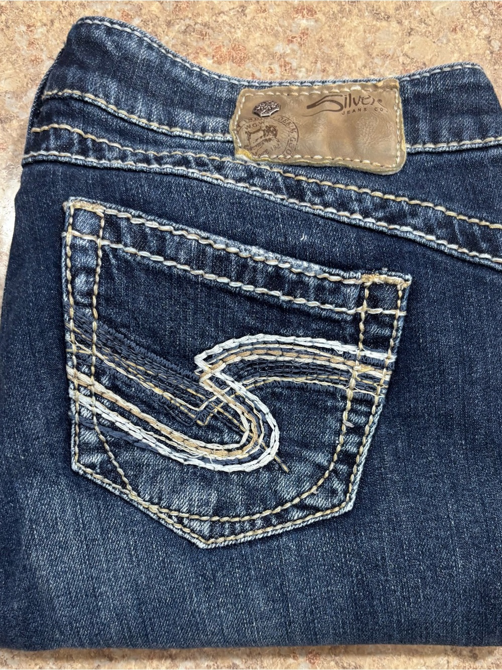 Silver Jeans Women's Dark Indigo Capri’s